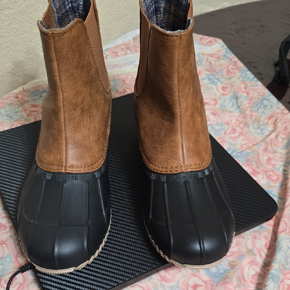Magellan Outdoors Tan and Black Rain Boots Women's